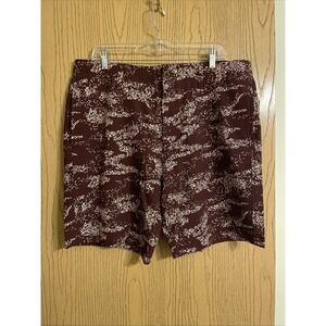 Under Armour Golf Shorts Mens 38 UA Printed 10 Inch Inseam Maroon 1377303 600